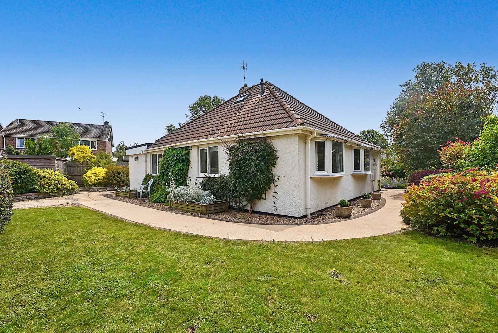 17 Charteris Close, Penarth, CF64 5RT